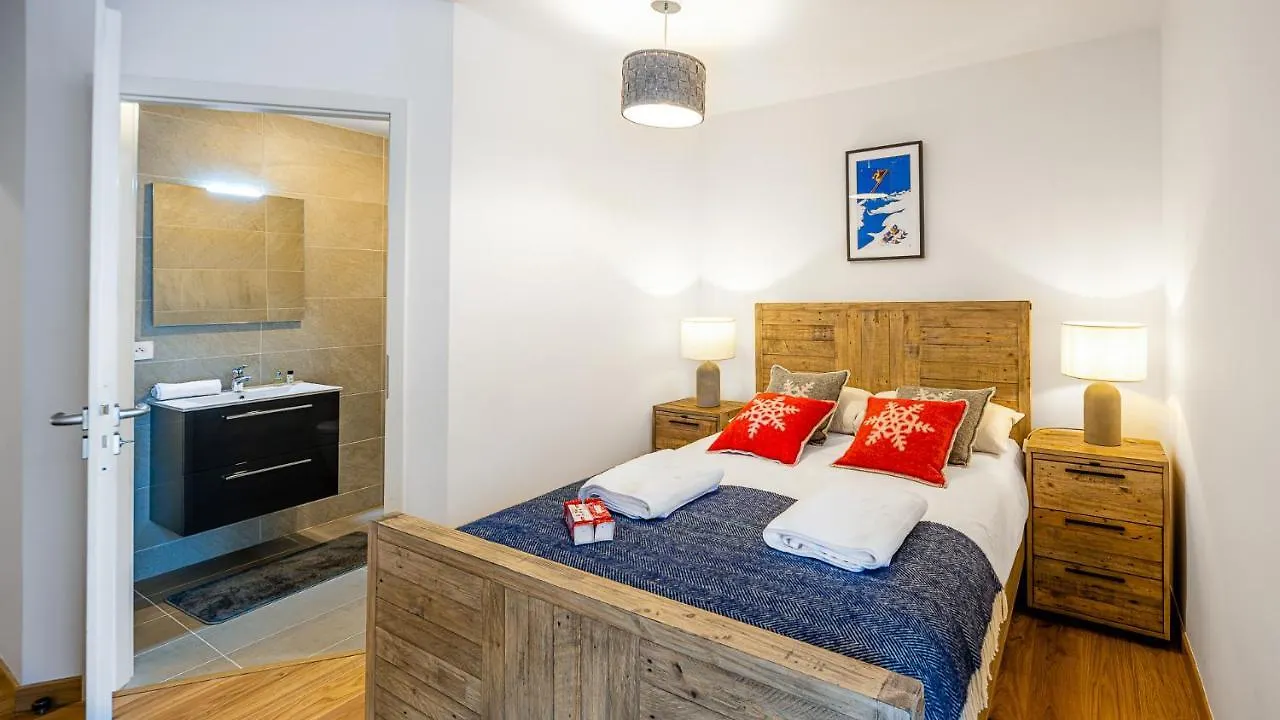 Les Freinets: Mountain Retreat with Optional Multipass Apartment Chatel
