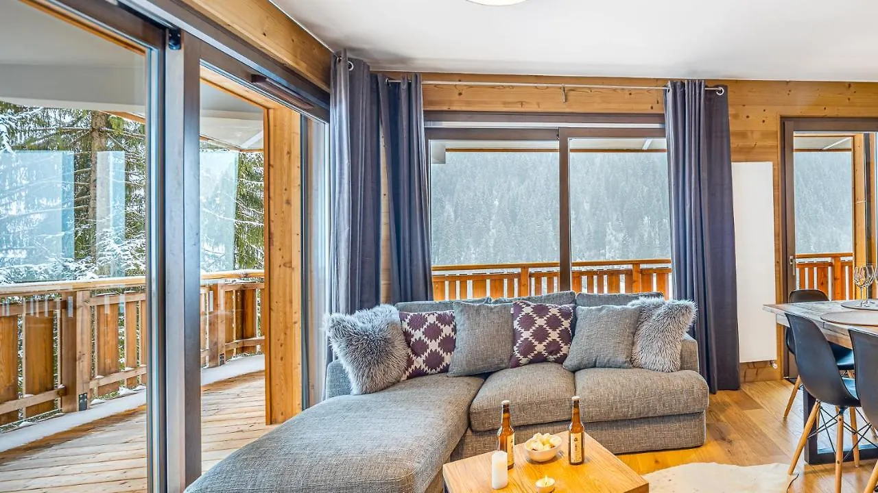 Les Freinets: Mountain Retreat with Optional Multipass Apartment Chatel