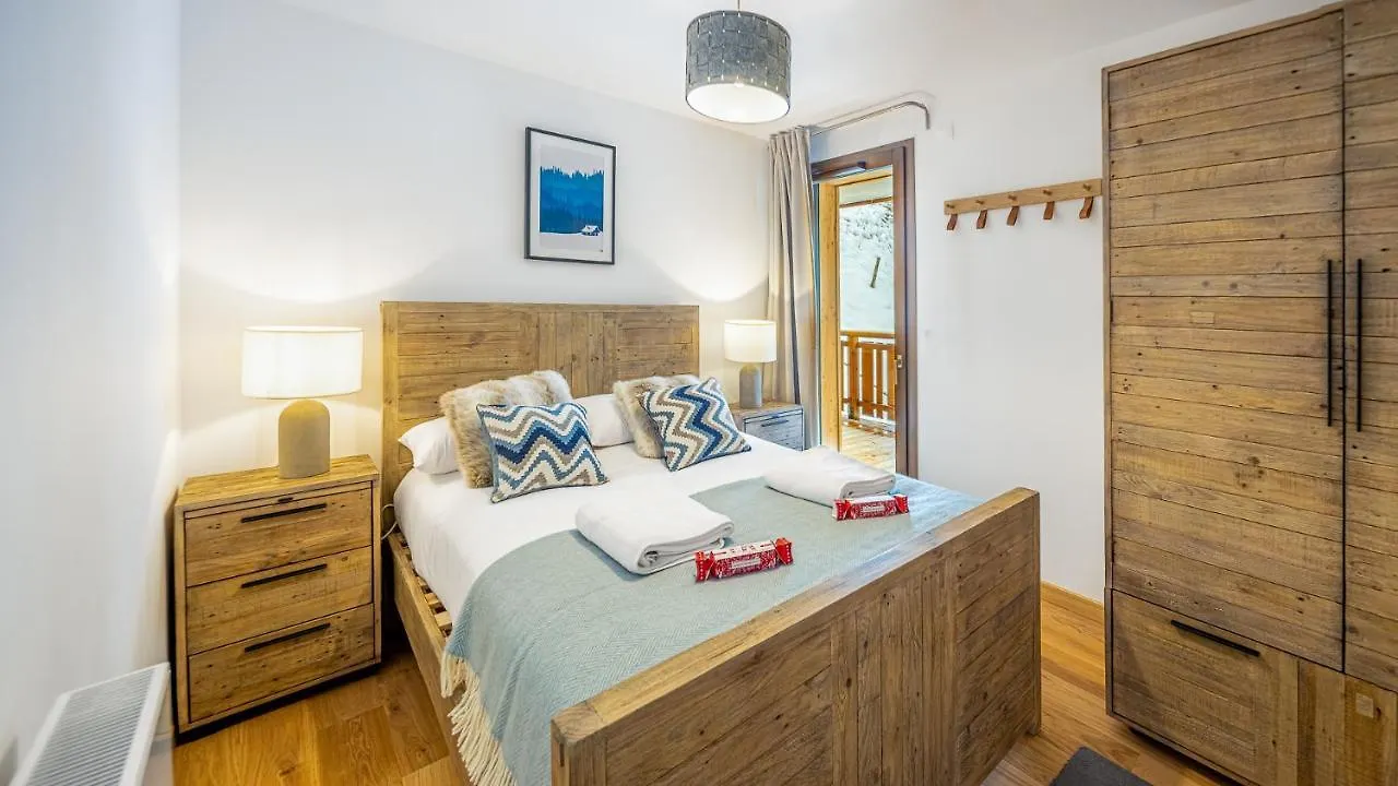 Les Freinets: Mountain Retreat with Optional Multipass Apartment Chatel