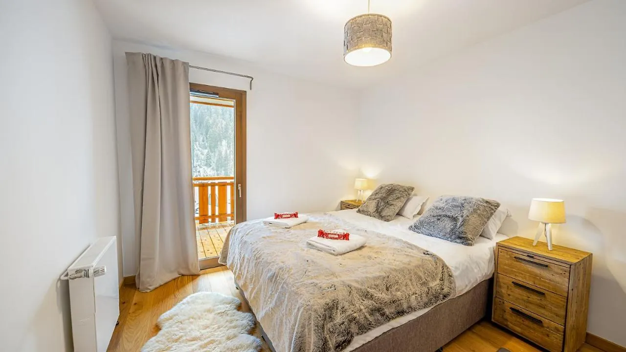Les Freinets: Mountain Retreat with Optional Multipass Apartment Chatel