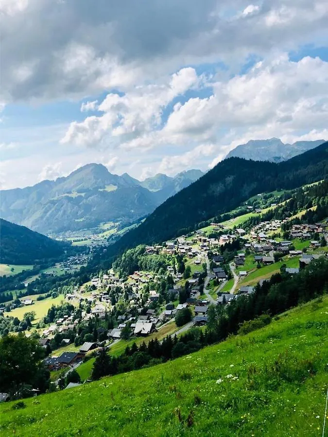 Les Freinets: Mountain Retreat with Optional Multipass Apartment Chatel